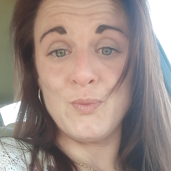 Meet your Posher, Patricia - Picture 2 of 3